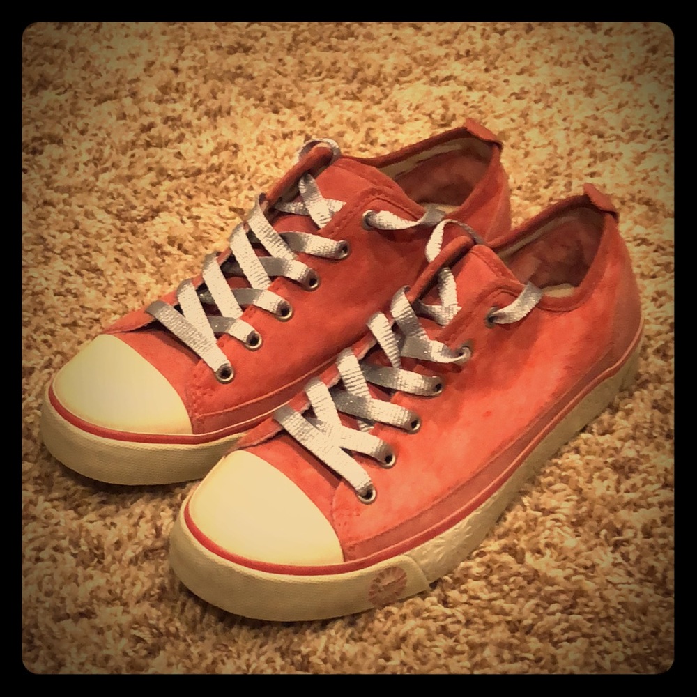 UGG Evera Sneakers Size7